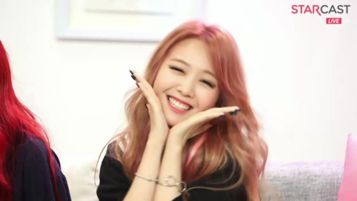 어느 한 걸그룹의 애교 | 인스티즈