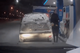 잘 안보인다고 라이터를... | 인스티즈