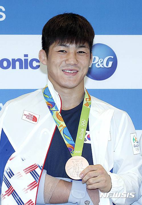 [리우2016] 한국 폐회식 기수에 레슬링 김현우 | 인스티즈