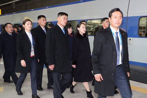 싱가포르에도 간 북한 근접 경호원 원탑 추정인물.jpg | 인스티즈