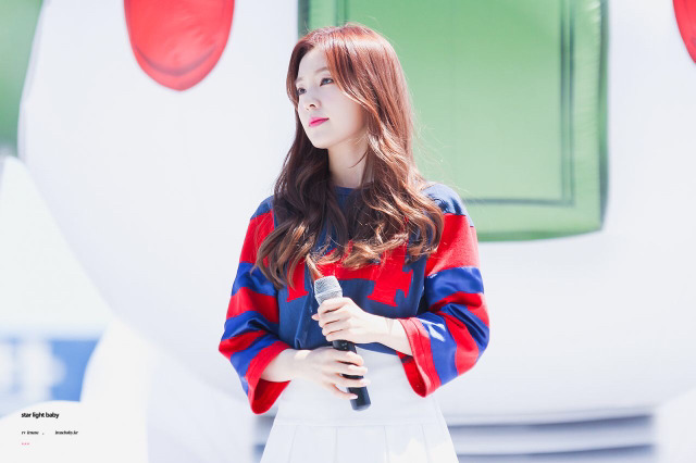 15년 어느날 무대의 아이린.jpg | 인스티즈