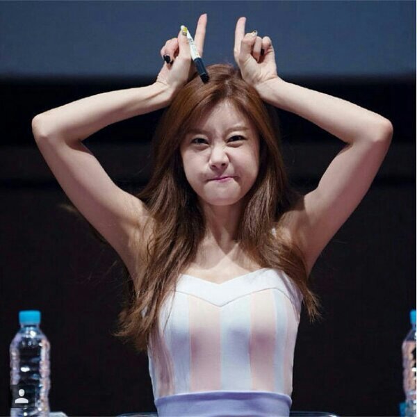 어느 한 걸그룹의 애교 | 인스티즈