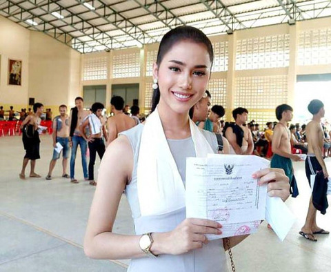 태국의 징병검사장 풍경 | 인스티즈