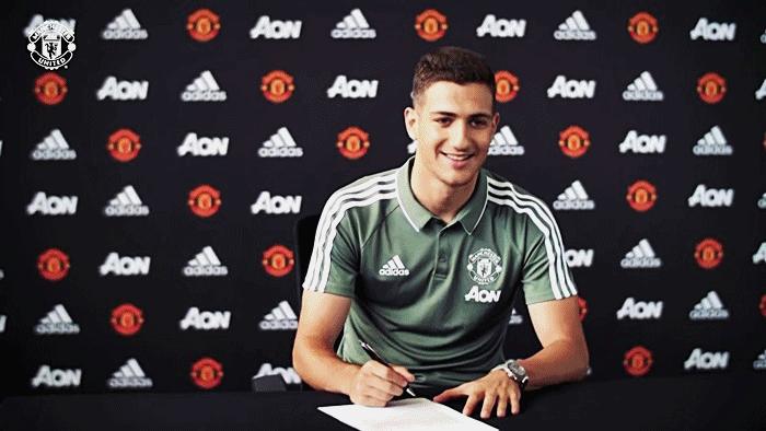 음바페보다 4개월 동생.gif | 인스티즈