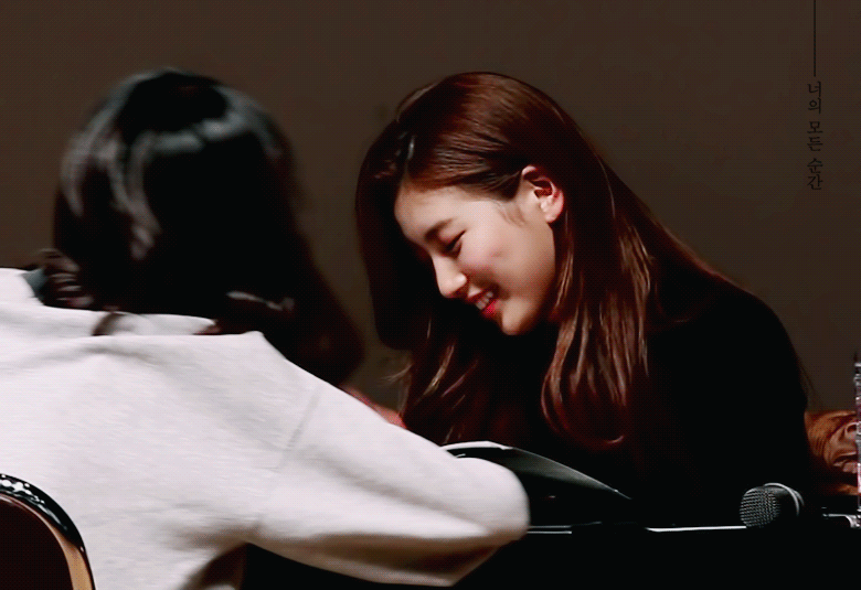 얼굴에서 빛이 나는 배수지.jpgif | 인스티즈