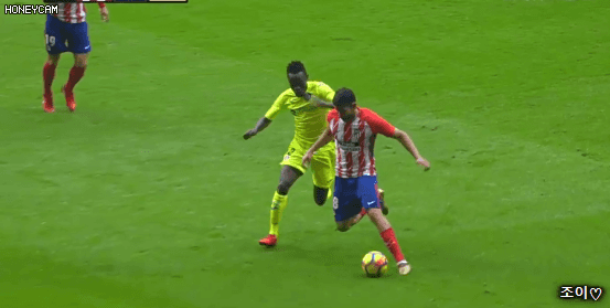 습관이 나와버린 코스타.gif | 인스티즈