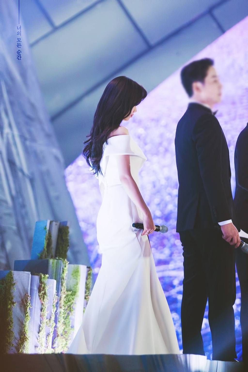 얼굴에서 빛이 나는 배수지.jpgif | 인스티즈