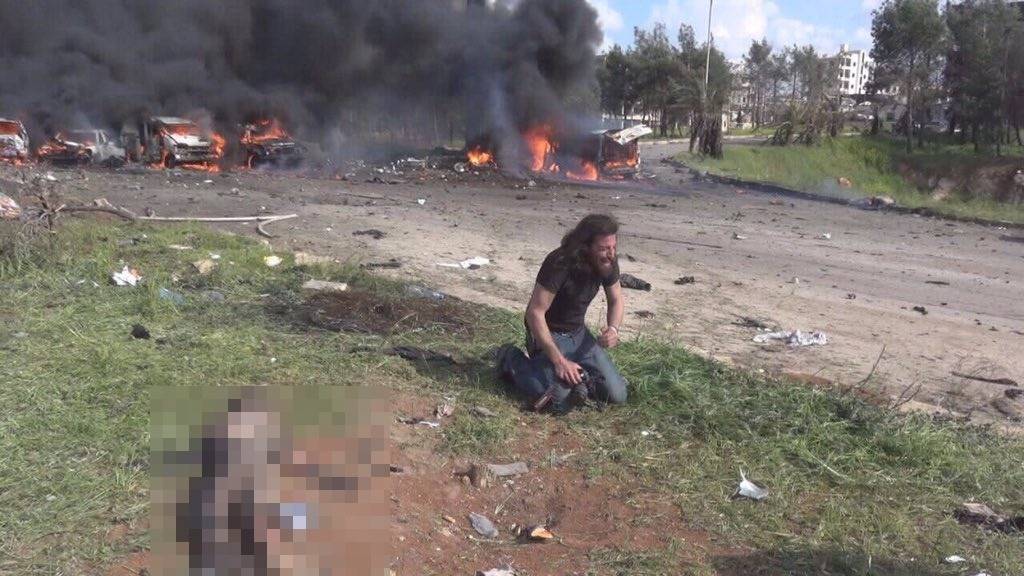 시리아 피란민 버스 테러현장에서 사진기자의 눈물 | 인스티즈