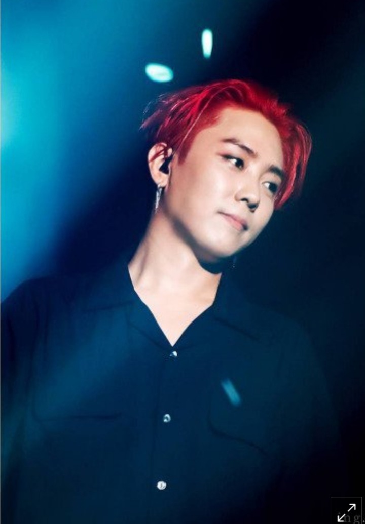 나이가 마흔인대 빨간머리가 어울리는 아이돌 | 인스티즈