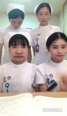 어플놀이하는 대륙의 간호사들 | 인스티즈