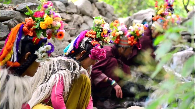 티벳 브록파 마을의 흔한 커플.JPG (부러움 주의) | 인스티즈
