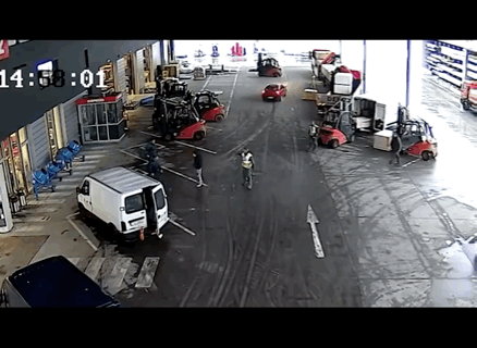 도둑을 대처하는 창고 직원들의 단합력 | 인스티즈