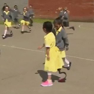 조금 달라졌지만 변함없는 친구사이.gif | 인스티즈