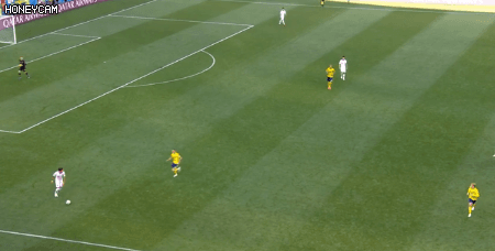 스웨덴전 장현수의 결정적인 패스미스 2개.gif | 인스티즈