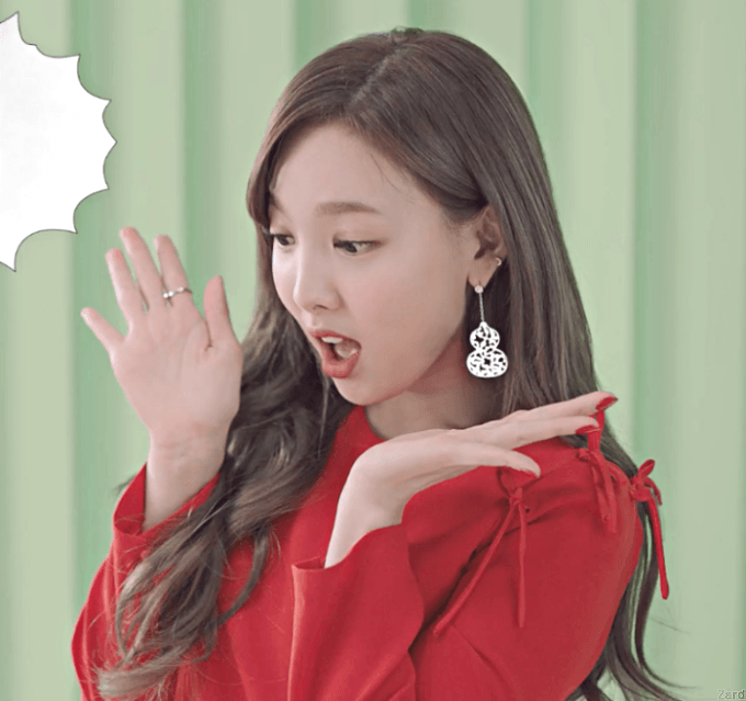 롯데면세점 광고 속 트와이스 나연,미나,사나,모모 ㄷㄷ | 인스티즈