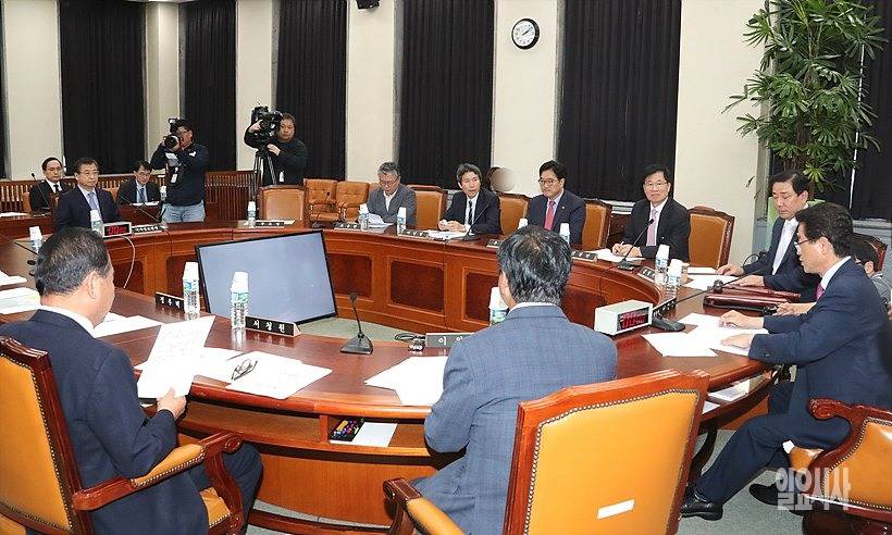 ??? : 자유한국당 이정도면 합리적인 보이콧 아니니?? | 인스티즈