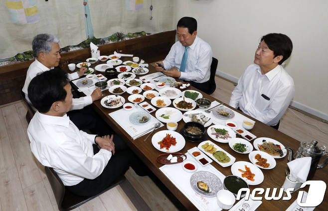 오찬 회동하는 손학규·김동철·박주선·안철수 | 인스티즈