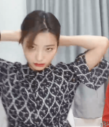 프로미스나인 이새롬.gif | 인스티즈