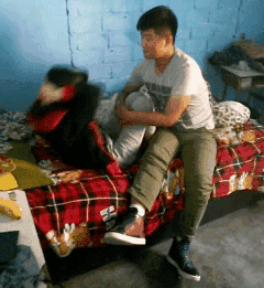 지루하지 않게 매일매일 윗몸일으키기 하는 방법.gif | 인스티즈