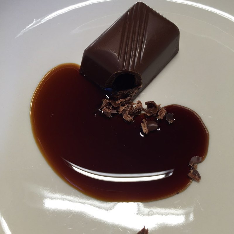 초콜릿 안에 에스프레소가 들어있어 커피를 타 먹을 수 있는 초콜릿.jpg | 인스티즈