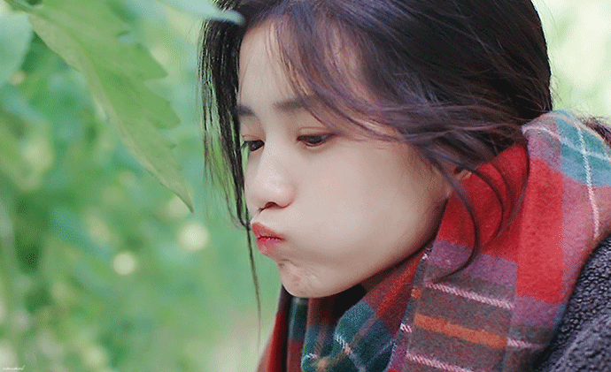 토마토 먹는 김태리 | 인스티즈