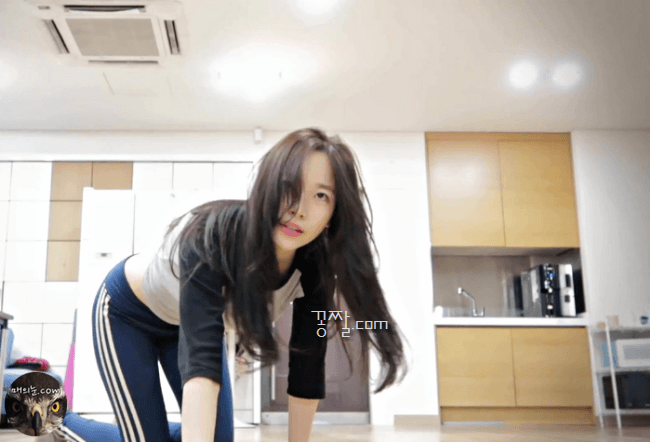 레깅스입고 안무 연습하는 코코소리 소리.gif | 인스티즈