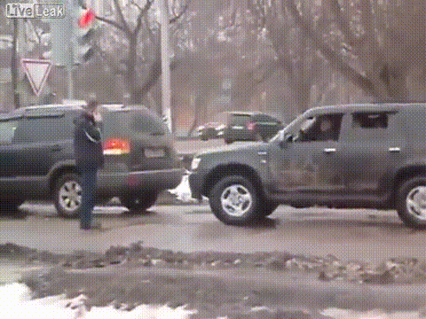 운전 중 시비를 참지 않는 러시아.... gif | 인스티즈