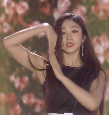 ???:조용히 해 야 크게하면 북한군이 듣는다니까 | 인스티즈