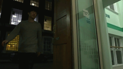 30대나이에 아직도 학교다니는 동네형.gif | 인스티즈