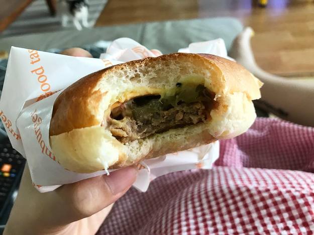 호불호 갈리는 빵집 햄버거.jpg | 인스티즈