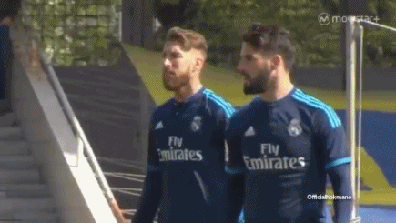 투정부리는 이스코에게 닥치고 모드리치 말 들으라는 라모스 | 인스티즈