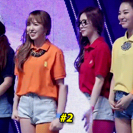 웬디의 엉덩이를 노리는 아이린.jpgif | 인스티즈