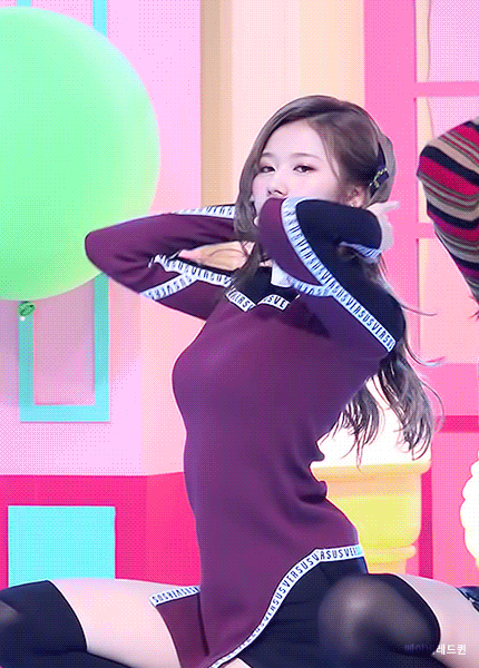 사람 홀리는 사나의 눈빛.gif | 인스티즈