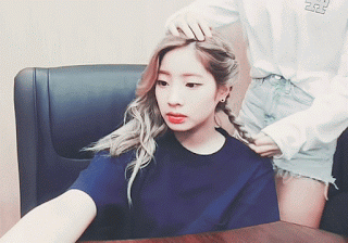 트와이스 헤어 실장님 모모 .gif | 인스티즈