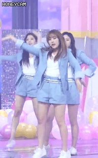 안무도중 스스로 꽃가루 뿌리는 러블리즈 | 인스티즈