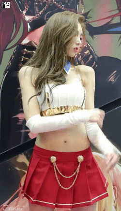 레이싱모델 김보라 &#34;아 덥다&#34; | 인스티즈