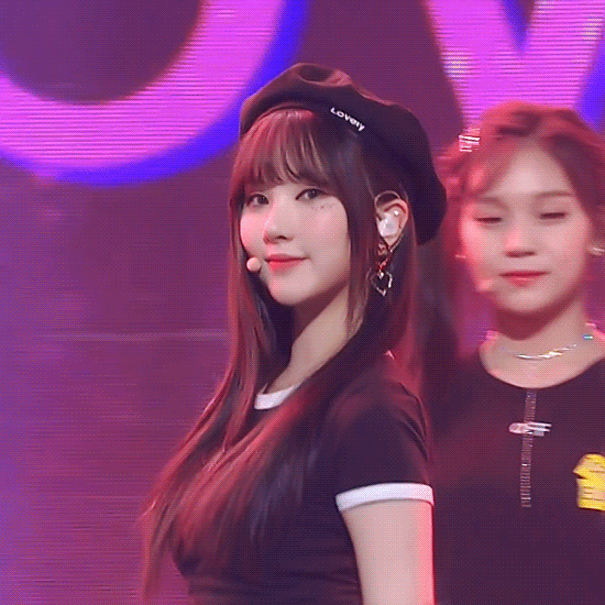 [여자친구] 주문한 와칸다 여권 케이스가 도착해서 은하 | 인스티즈