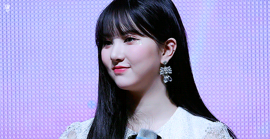 [여자친구] 주문한 와칸다 여권 케이스가 도착해서 은하 | 인스티즈