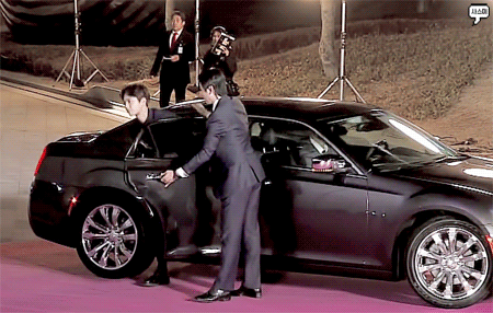 남배우치고 다양한 코디 시도하는 박보검 스타일리스트.jpg | 인스티즈