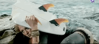 나만 아는 파라다이스로 서핑 하러 왔는데 죽은 고래가 있어여....gif | 인스티즈