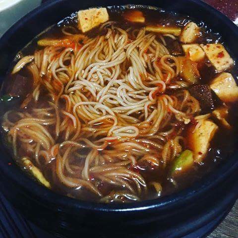 춘천에서만 먹는다는 된장 소면 | 인스티즈