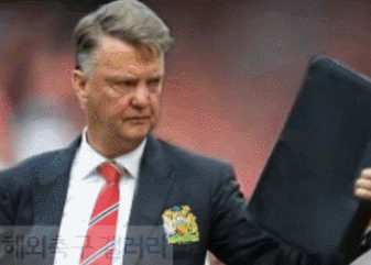 ??? : 어이 신태용 받아라!.gif | 인스티즈