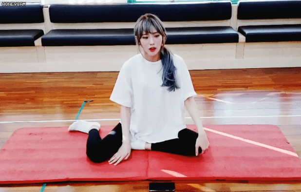 루다의 키 쑥쑥 스트레칭 | 인스티즈