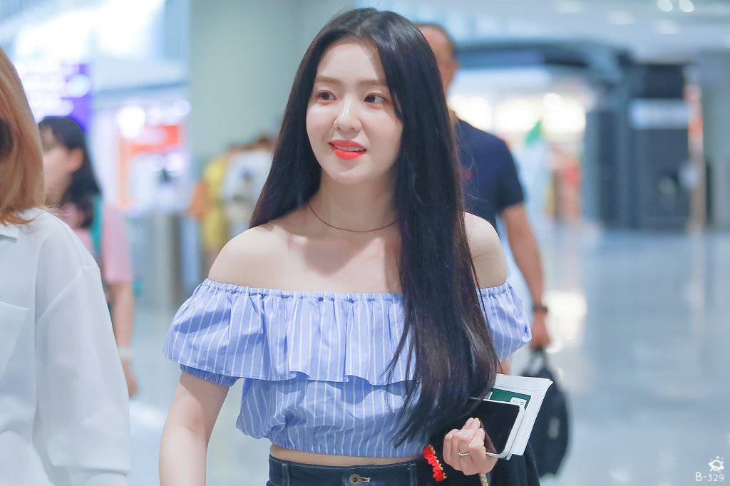 오프숄더 애용하는 레드벨벳 아이린.jpgif | 인스티즈