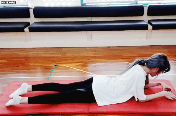 루다의 키 쑥쑥 스트레칭 | 인스티즈