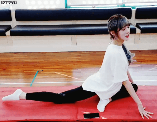 루다의 키 쑥쑥 스트레칭 | 인스티즈