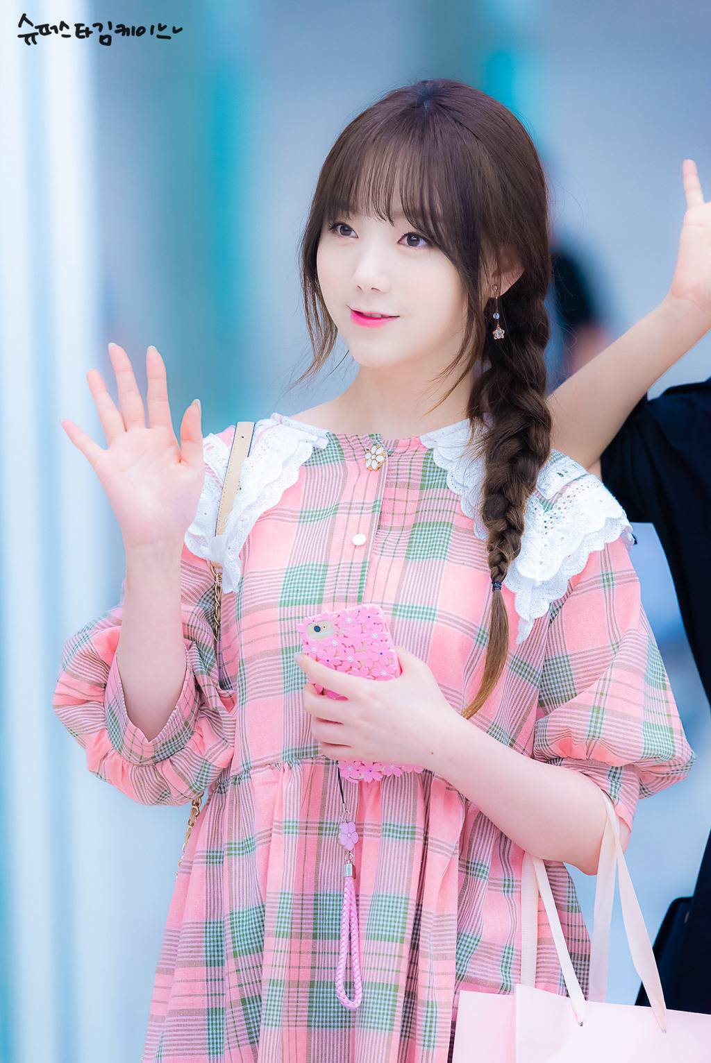 [러블리즈] 커피 한 잔 더 할까 생각 중이라서 케이 | 인스티즈