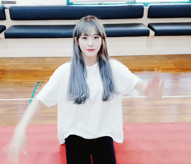 루다의 키 쑥쑥 스트레칭 | 인스티즈