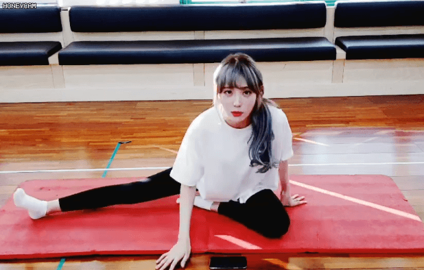 루다의 키 쑥쑥 스트레칭 | 인스티즈