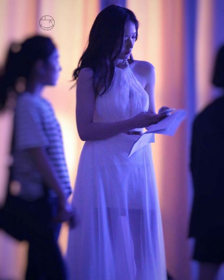 중국 드라마 촬영 중에 드레스 입은 크리스탈 | 인스티즈